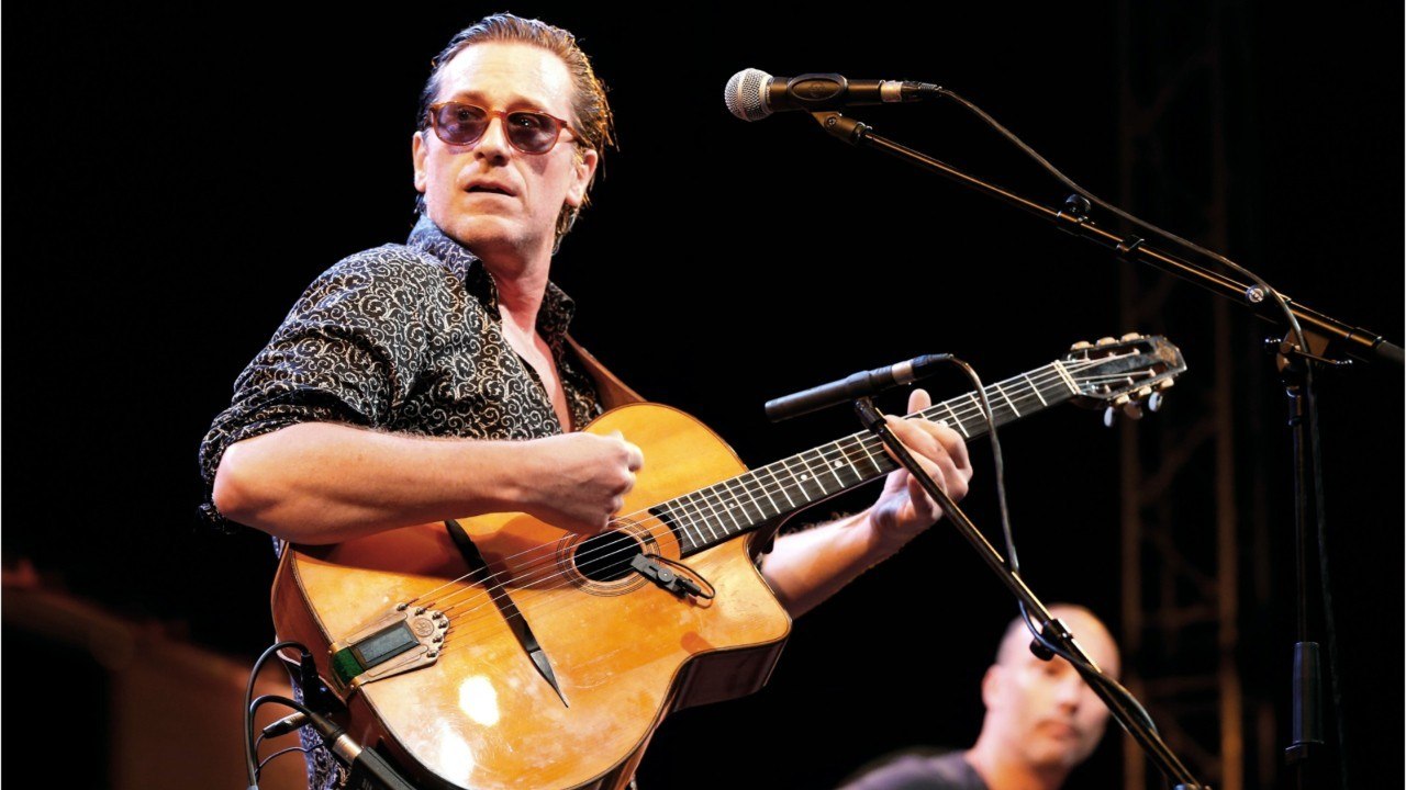 FEMME ACTUELLE - Thomas Dutronc "très inquiet" se confie sur l'état de santé de sa mère, Françoise Hardy