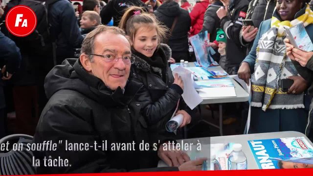 FEMME ACTUELLE - Surprenant ! Jean-Pierre Pernaut en t-shirt et avec « un masque » pour souffler ses bougies d’anniversaire