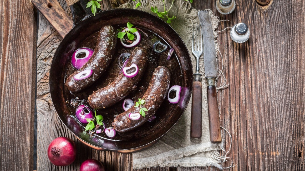 Comment Cuire Le Boudin Noir Sans Qu Il Eclate Boudin noir : comment éviter qu'il éclate à la cuisson ? Et pourquoi il ne  faut SURTOUT pas le piquer à la fourchette - Cuisine Actuelle