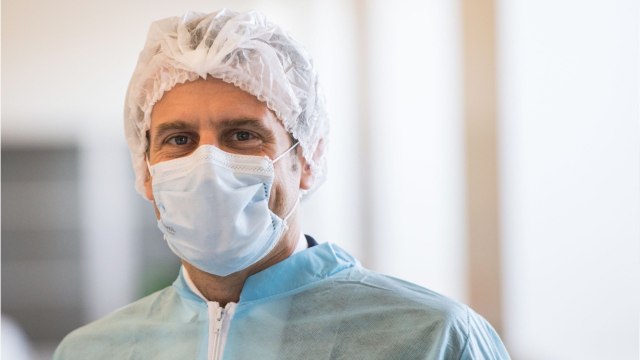 FEMME ACTUELLE - Emmanuel Macron “adore les déguisements” : le tacle d’un proche du Président