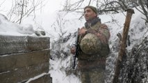 En Ukraine, les soldats bravent le froid des tranchées face à la menace Russe