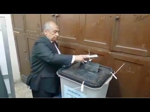 وزير الزراعة يدلي بصوته في التعديلات الدستورية : المشاركة أمانة