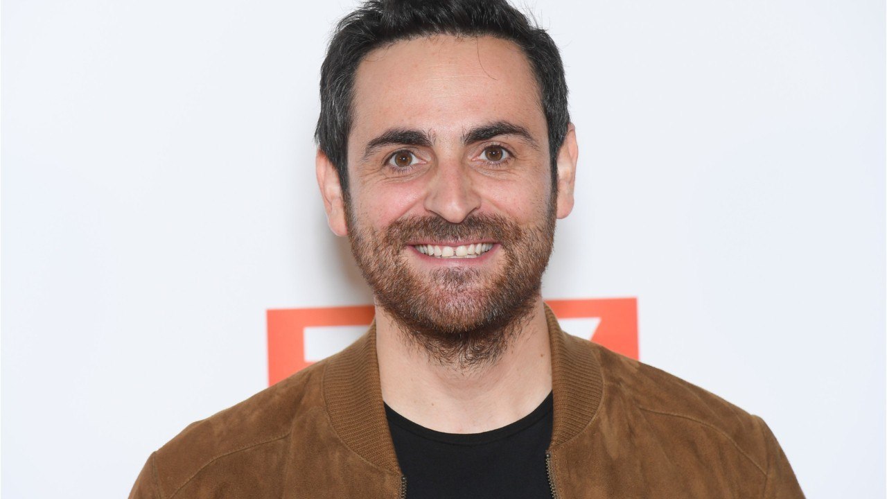 FEMME ACTUELLE - Danse avec les stars : Camille Combal se moque de la publicité "Comme j'aime" avec une vidéo hilarante