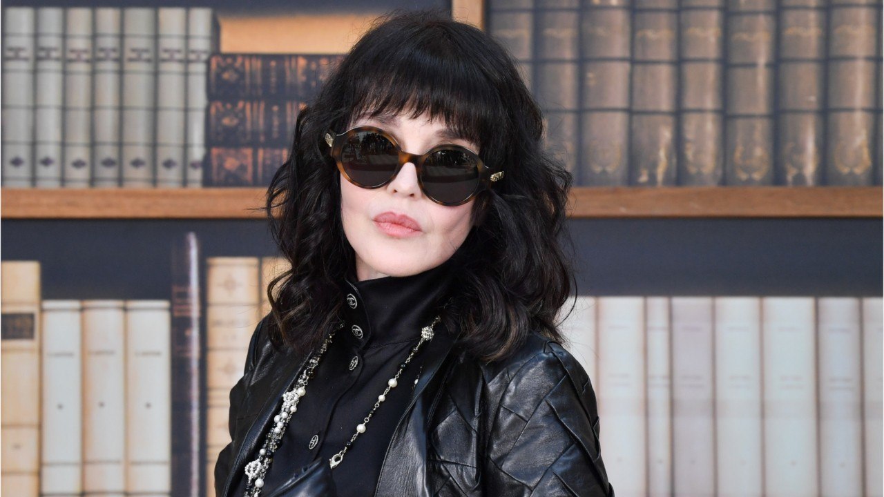 FEMME ACTUELLE - Isabelle Adjani : En conflit avec Isabelle Huppert ? "Cette manipulation est débilitante" répond l'actrice