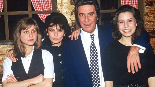 FEMME ACTUELLE - Gilbert Bécaud : sa fille Anne aurait souffert de l'absence de son père pendant son enfance