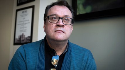 FEMME ACTUELLE - "Years and Years" : qui est Andrew Smith, à qui est dédié le dernier épisode de la série ?