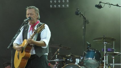 FEMME ACTUELLE - La fille de Renaud partage un vieux look de son père et se moque de lui