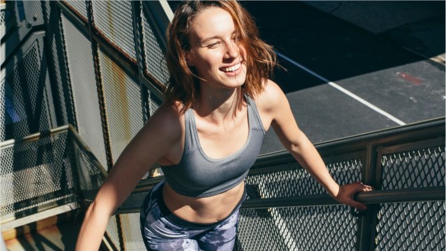 FEMME ACTUELLE - Est-ce que transpirer rend les cheveux sales ?