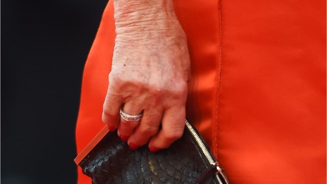 FEMME ACTUELLE - Catherine Deneuve, 75 ans : élégance et originalité à la Mostra de Venise