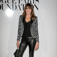 FEMME ACTUELLE - Carla Bruni s’amuse des rides et de la chirurgie esthétique