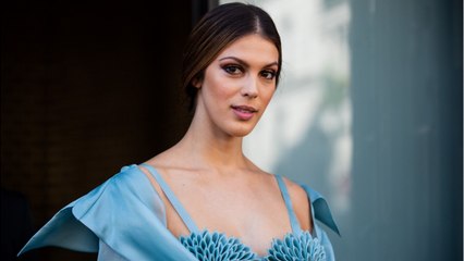 FEMME ACTUELLE - Iris Mittenaere nue : elle joue avec les ombres et dévoile ses courbes fabuleuses