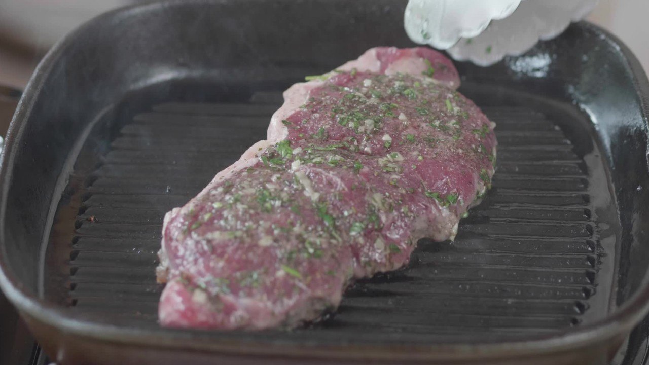 CUISINE ACTUELLE - Les différentes cuissons de la côte de bœuf : barbecue, plancha, poêle...