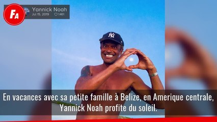 FEMME ACTUELLE - Yannick Noah Pose Nu Avec Sa Guitare Sur La Plage
