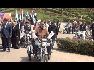 بـ حياة كريمة.. محافظ القاهرة يوزع  35 موتوسيكل على متحدي الإعاقة
