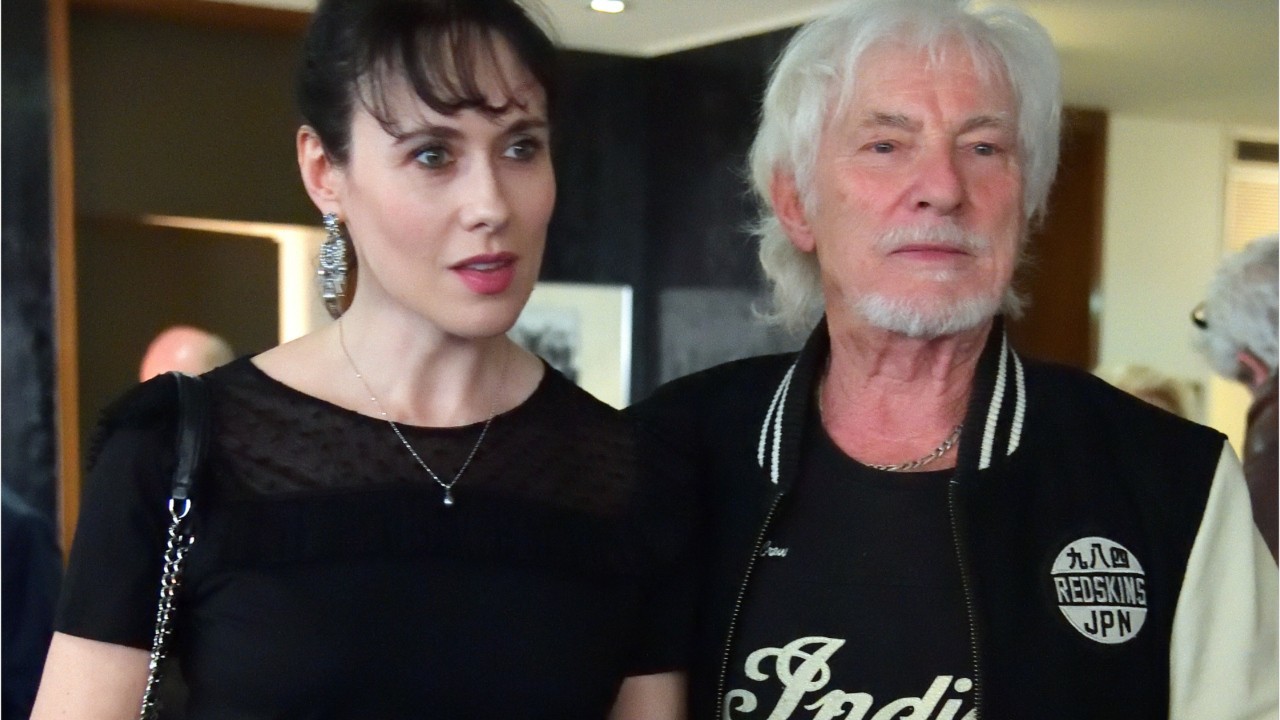 Age De Muriel Compagne De Hugues Aufray Hugues Aufray fait une rare apparition avec sa jeune maîtresse : il assume  sa double vie : Femme Actuelle Le MAG