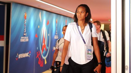 FEMME ACTUELLE - "Je n'ai jamais pleuré" : Wendie Renard se confie sur le décès de son père
