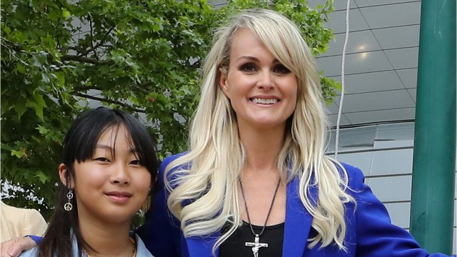 FEMME ACTUELLE - Laeticia Hallyday : sa soeur Margaux Thibaut pose en bikini sexy à Ibiza