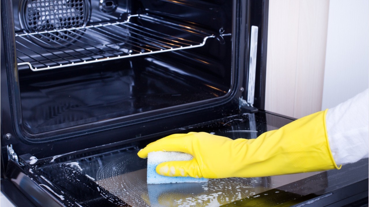 Plaque à induction, vitrocéramique : quelle éponge utiliser pour nettoyer  mes plaques de cuisson ? : Femme Actuelle Le MAG