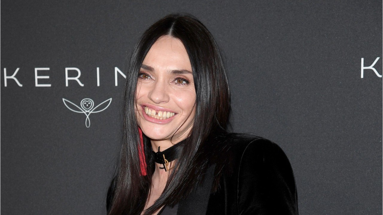 FEMME ACTUELLE - Béatrice Dalle revient sur les moments difficiles de sa relation avec Joeystarr