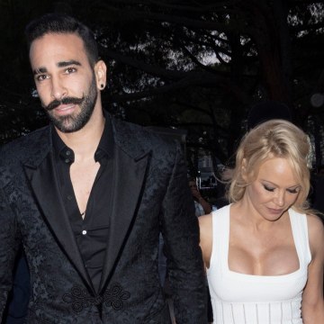 FEMME ACTUELLE - Pamela Anderson séparée d'Adil Rami : Il vivait une double vie