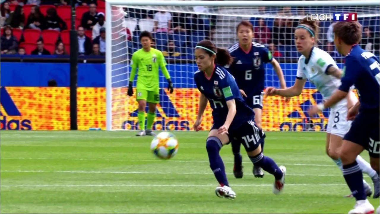 FEMME ACTUELLE - Coupe du monde 2019 - La séquence sexiste du JT de Jean-Pierre Pernaut qui fait bondir les internautes