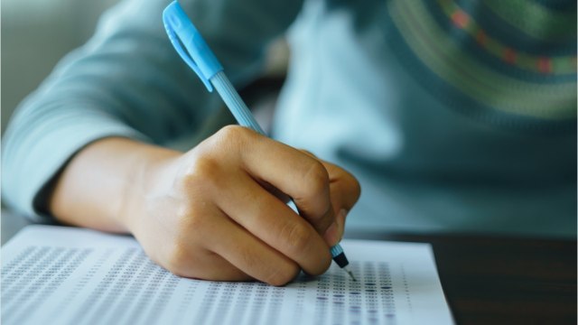 FEMME ACTUELLE - Brevet, bac, partiels… Les astuces de pro pour réussir les examens