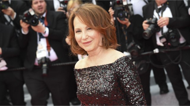 FEMME ACTUELLE - Johnny Hallyday réconcilié avec sa mère : la petite pique de Nathalie Baye contre Laeticia