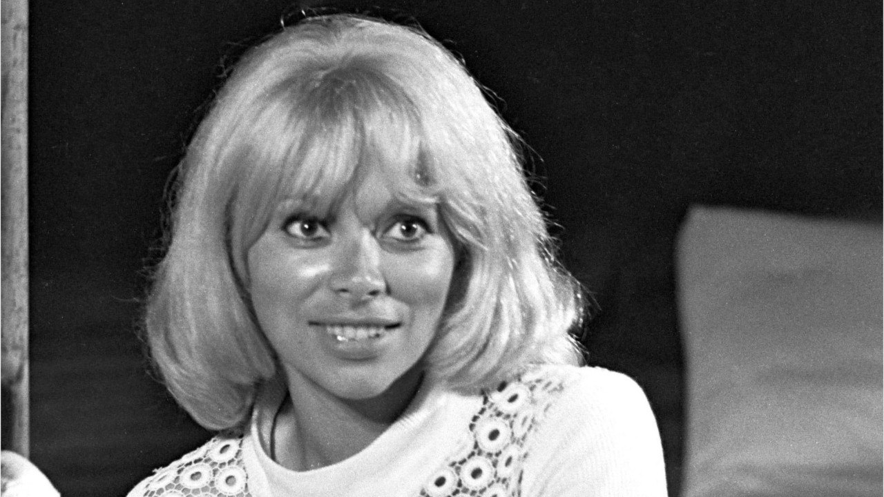 FEMME ACTUELLE - Mireille Darc : son évolution physique en images