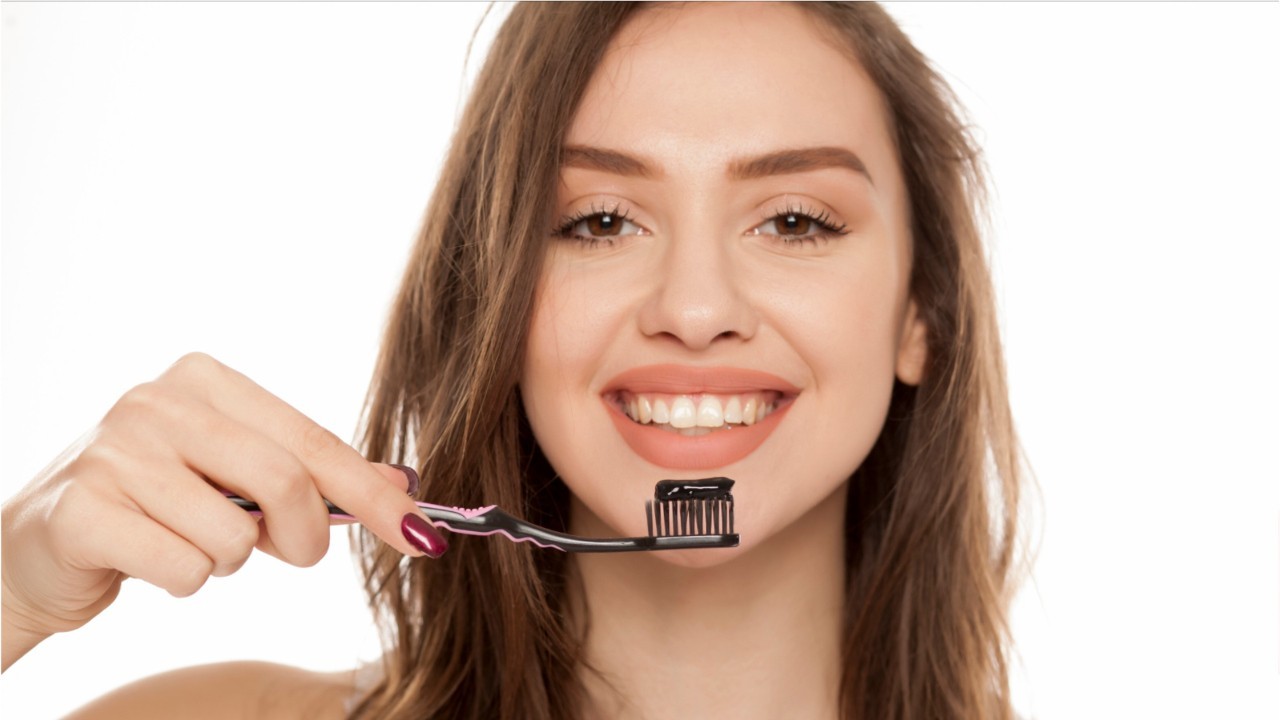 Gingivite, aphtes, caries, parodontite : les solutions pour protéger ses  dents et ses gencives au naturel : Femme Actuelle Le MAG