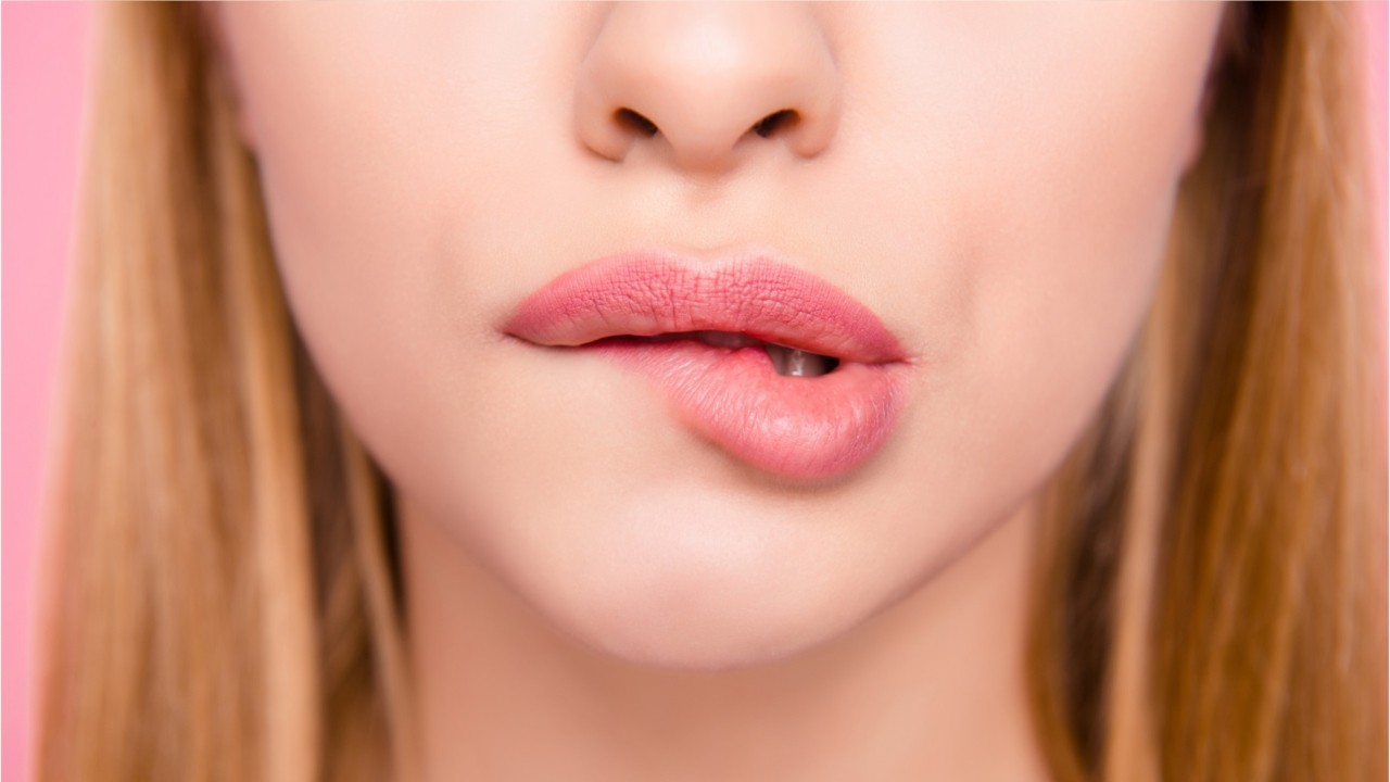 FEMME ACTUELLE - Fissure au coin des lèvres ou perlèche : comment la  soigner rapidement ?
