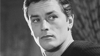 FEMME ACTUELLE - Alain Delon : découvrez son évolution physique en images