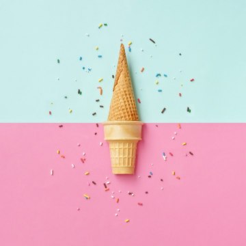 FEMME ACTUELLE - Brain freeze : pourquoi manger une glace peut donner mal à la tête