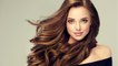 FEMME ACTUELLE - 5 erreurs beauté à bannir qui rendent vos cheveux gras