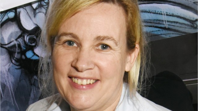 FEMME ACTUELLE - Hélène Darroze, révoltée, vient au secours de son amie Laeticia Hallyday