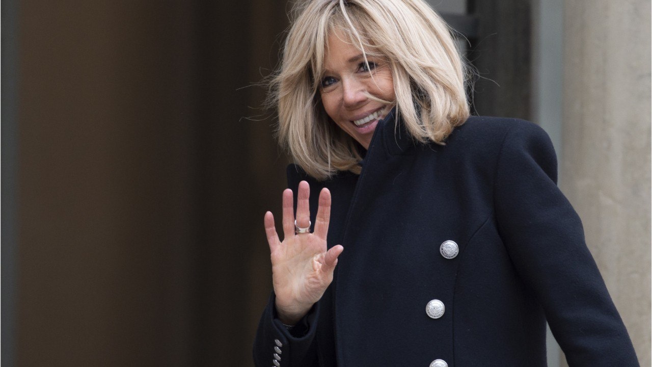 FEMME ACTUELLE - Brigitte Macron s'explique sur le week-end au ski d'Emmanuel Macron et prend sa défense