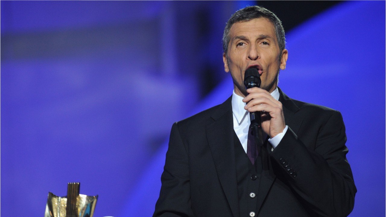 FEMME ACTUELLE - N'oubliez pas les paroles : la maestro Julie avoue avoir un faible pour un membre de l'émission (et ce n'est pas Nagui !)