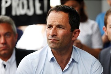 FEMME ACTUELLE - Benoît Hamon et Pamela Anderson : la rencontre improbable