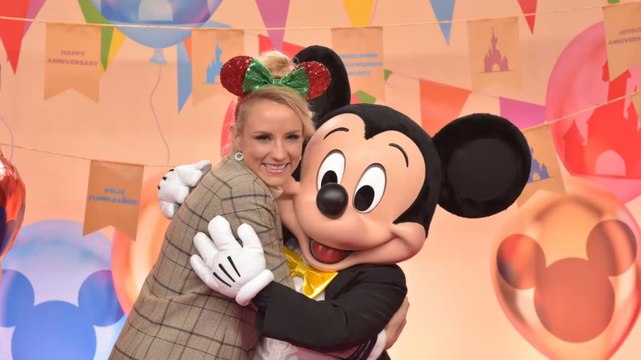 FEMME ACTUELLE - Elodie Gossuin et son mari, Bertrand Lacherie, plus amoureux que jamais pour fêter les 90 ans de Mickey à Disneyland Paris