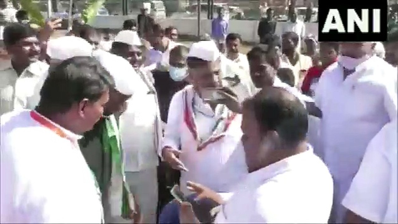 ராஜீவ் காந்திக்கு நடந்தது தெரியுமா? டிகே சிவக்குமார் கிட்ட வந்த நபர்.. கையை பிடித்து வளைத்து- வீடியோ