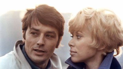 FEMME ACTUELLE - Alain Delon explique la raison déchirante pour laquelle il a quitté Mireille Darc alors qu’il l’aimait tant