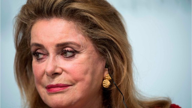 FEMME ACTUELLE - Catherine Deneuve et Susan Sarandon : à plus de 70 ans, elles portent le tailleur pantalon mieux que personne (et c’est sublime) !