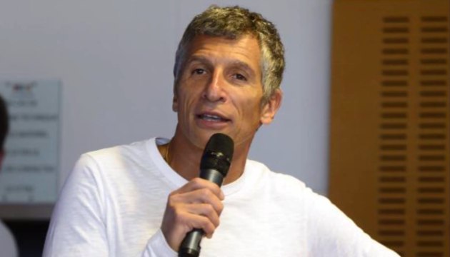 FEMME ACTUELLE - Tout le monde veut prendre sa place : Nagui fait une blague très gênante sur Anne-Sophie Lapix