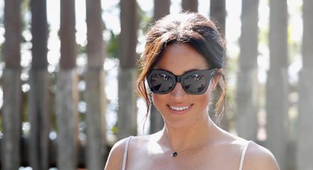 FEMME ACTUELLE - Meghan Markle enceinte : le prince Harry très prévenant envers son épouse