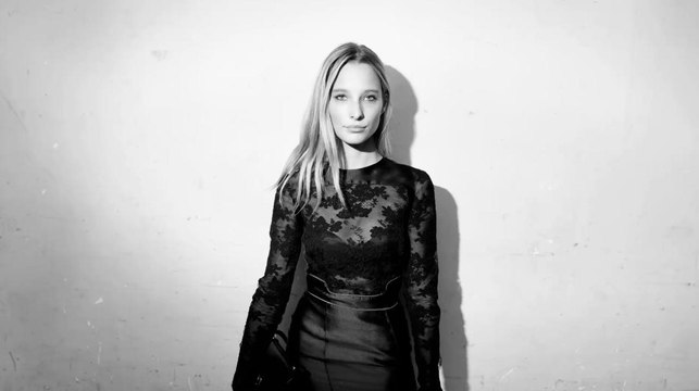 FEMME ACTUELLE - Ilona Smet : angélique et sexy, la petite-fille de Johnny Hallyday défile en lingerie pour Etam