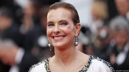 FEMME ACTUELLE - Carole Bouquet explique pourquoi elle est plus heureuse à 61 ans qu'à 20 ans
