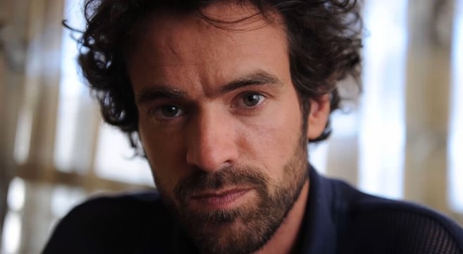 FEMME ACTUELLE - Romain Duris : découvrez quel grand acteur avait été pressenti à sa place pour L'arnacœur