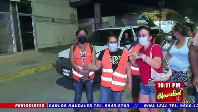 Empleados de Con chambita vivís mejor exigen pago de salarios en La Lima, Cortés