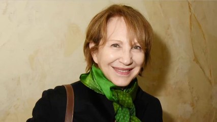 FEMME ACTUELLE - Nathalie Baye rend hommage à son premier amour en images