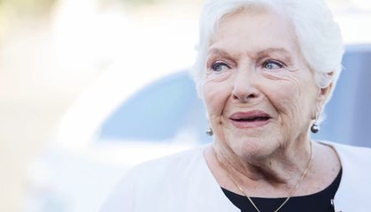 FEMME ACTUELLE - Line Renaud explique pourquoi elle a été surprise par l'album de Johnny Hallyday