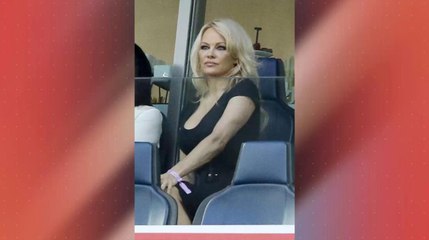 FEMME ACTUELLE - Pamela Anderson prend la défense d'Adil Rami et lui déclare sa flamme